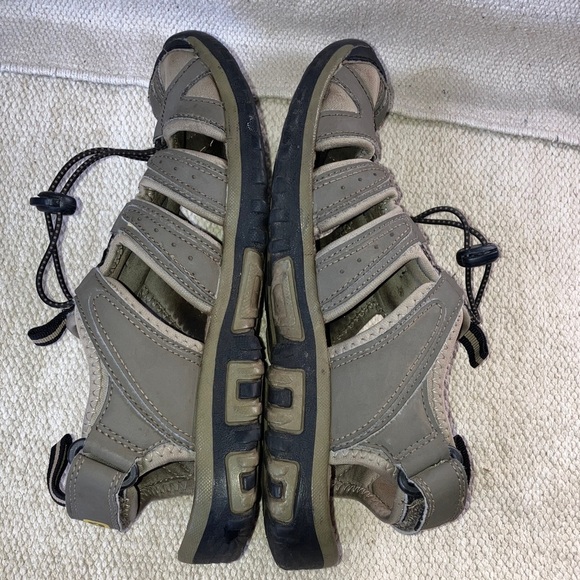 Outbound Men's size 7 Sandals - Black and Gray - Picture 12 of 15